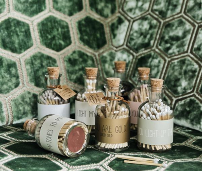 Lifestyle-Streichhölzer in mehreren Farben